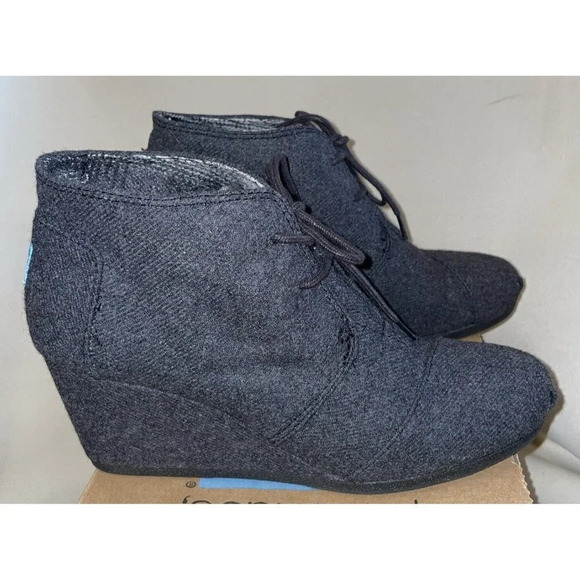 TOMS Desert‎ Wedge Grey Wool Women's Size 8.5 Ankle Boots Lace Up BOX Winter - Picture 1 of 6